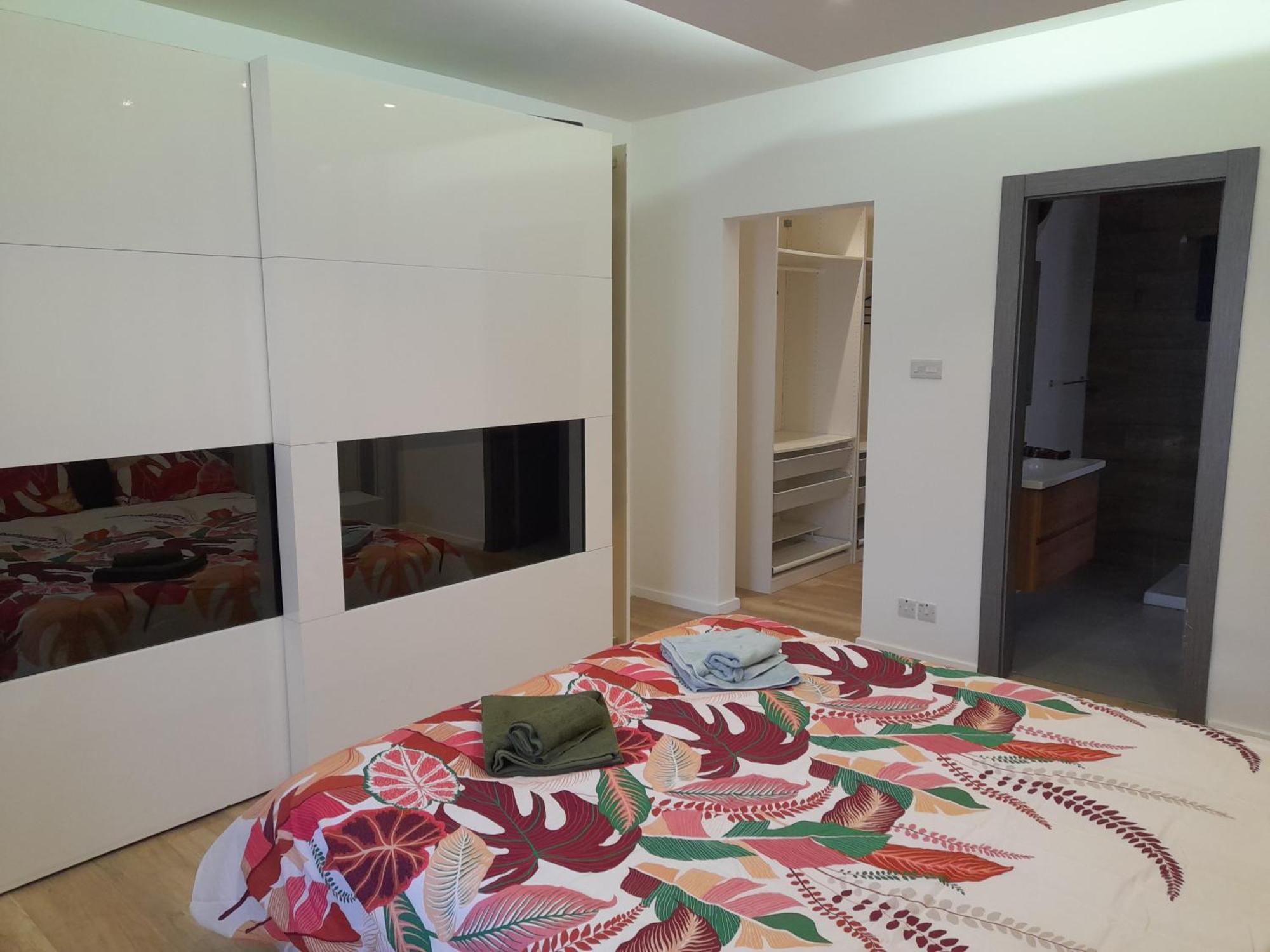 Apartment Cosy 4 Bedroom With Use Of Pool