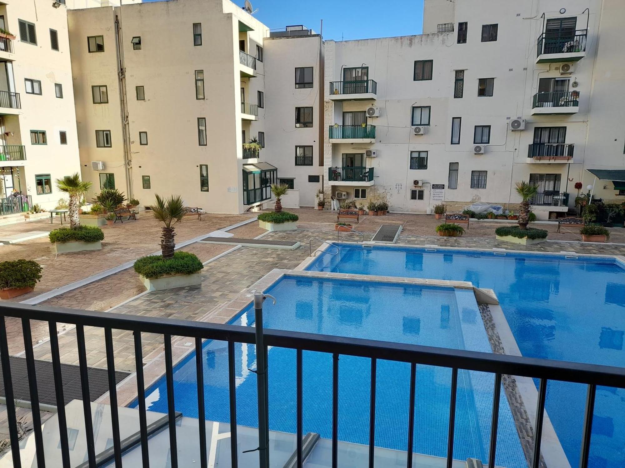 Apartment Cosy 4 Bedroom With Use Of Pool *